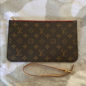 AUTHENTIC LOUIS VUITTON Neverfull mm pochette